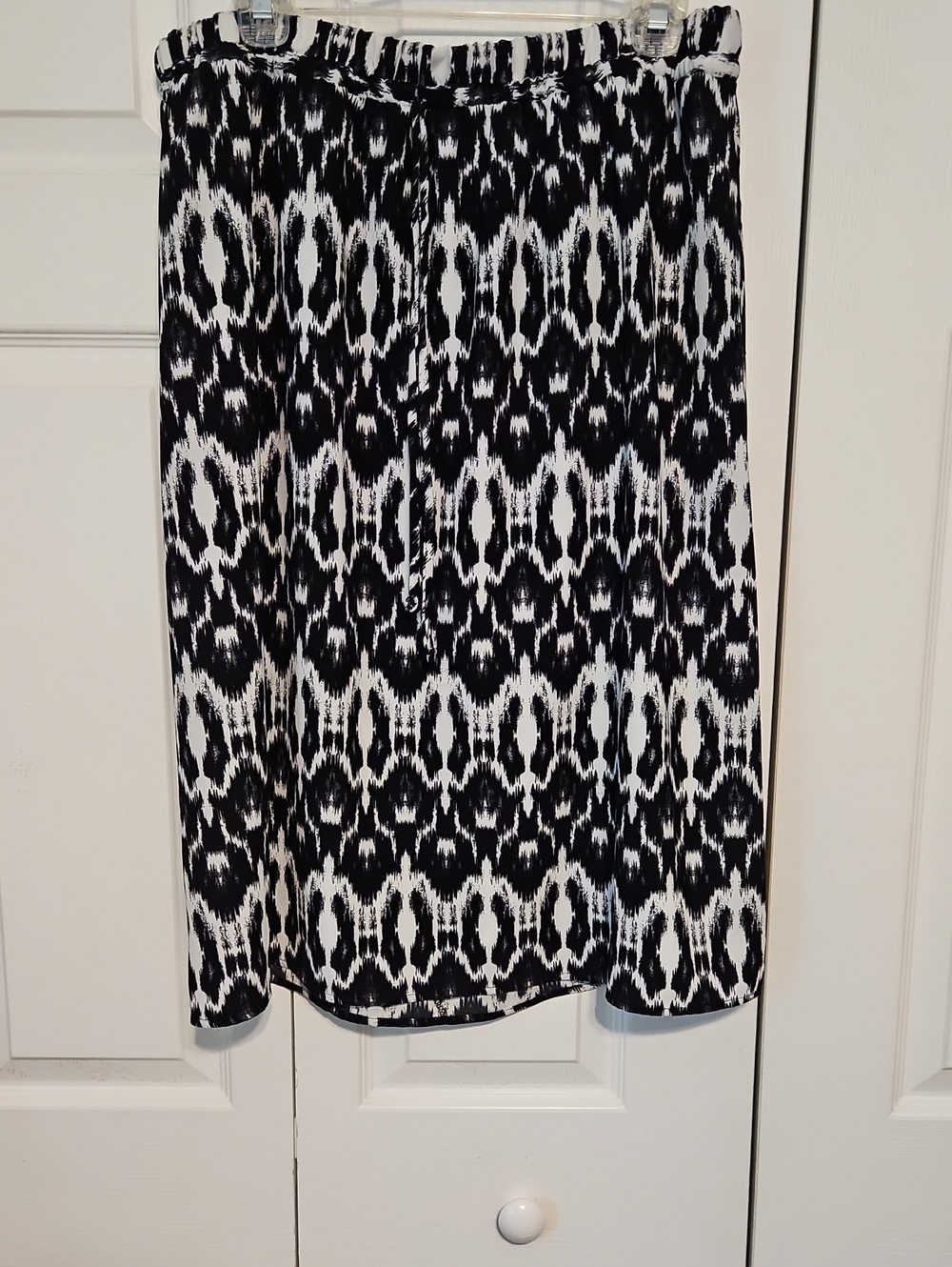 White Stag Black and White Printed Midi Skirt